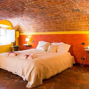 Apartment The Mezzanine Within The Walls, Lucca
